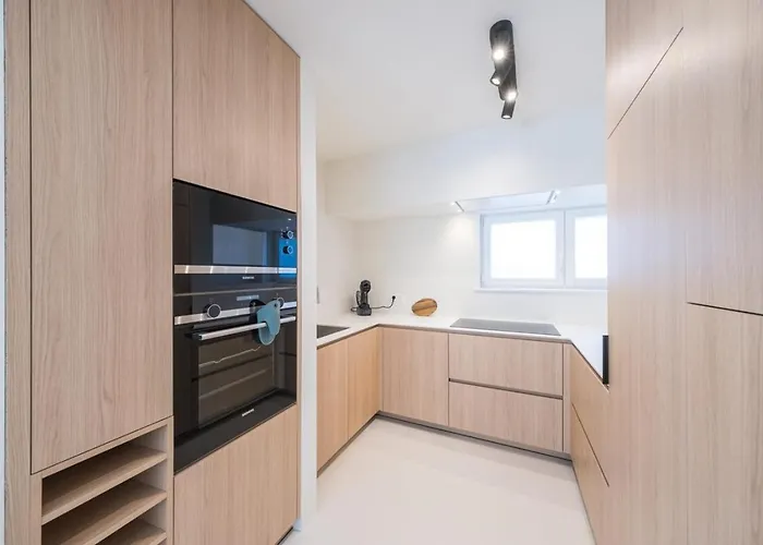 Amandine - Luxury 3 Bedrooms With Free Parking Apartment *