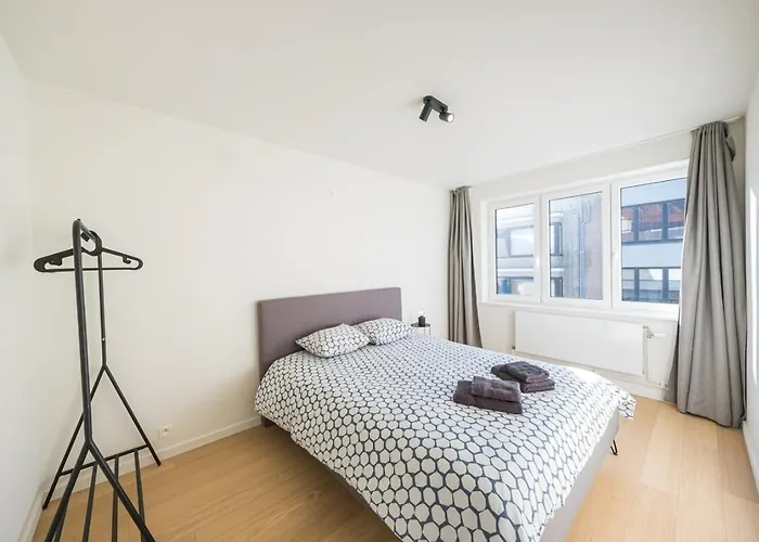 Apartment Amandine - Luxury 3 Bedrooms With Free Parking *